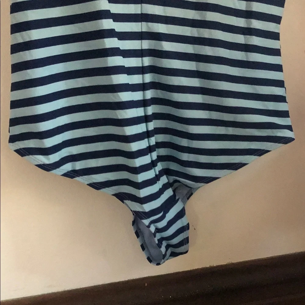 🏊‍♂️🏊‍♀️BASIC EDITIONS Navy and Light Blue Striped Swimsuit 🩱